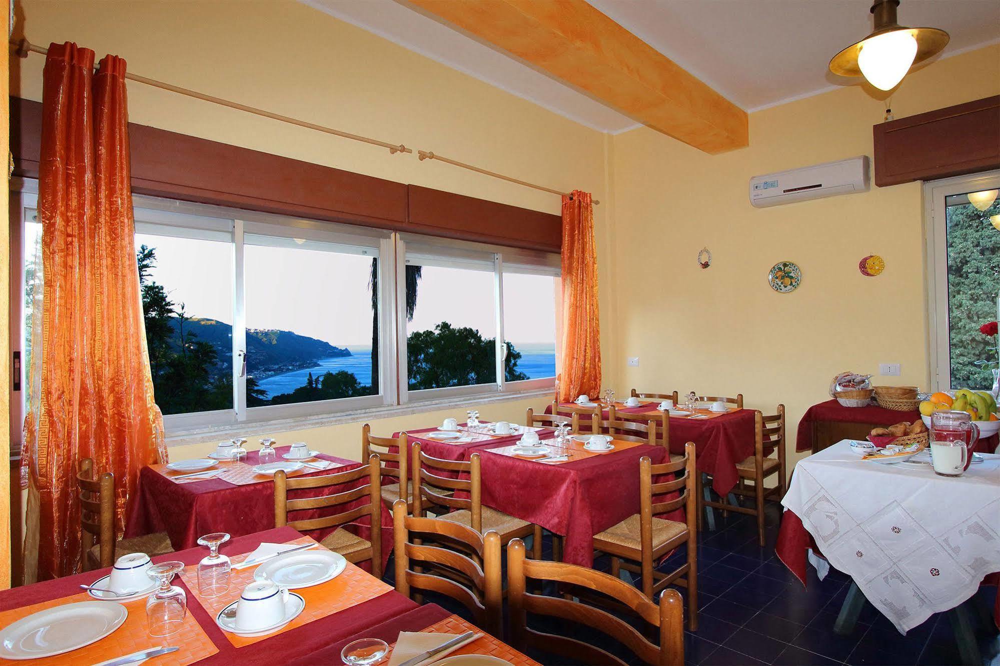 Innpiero Taormina Bagian luar foto